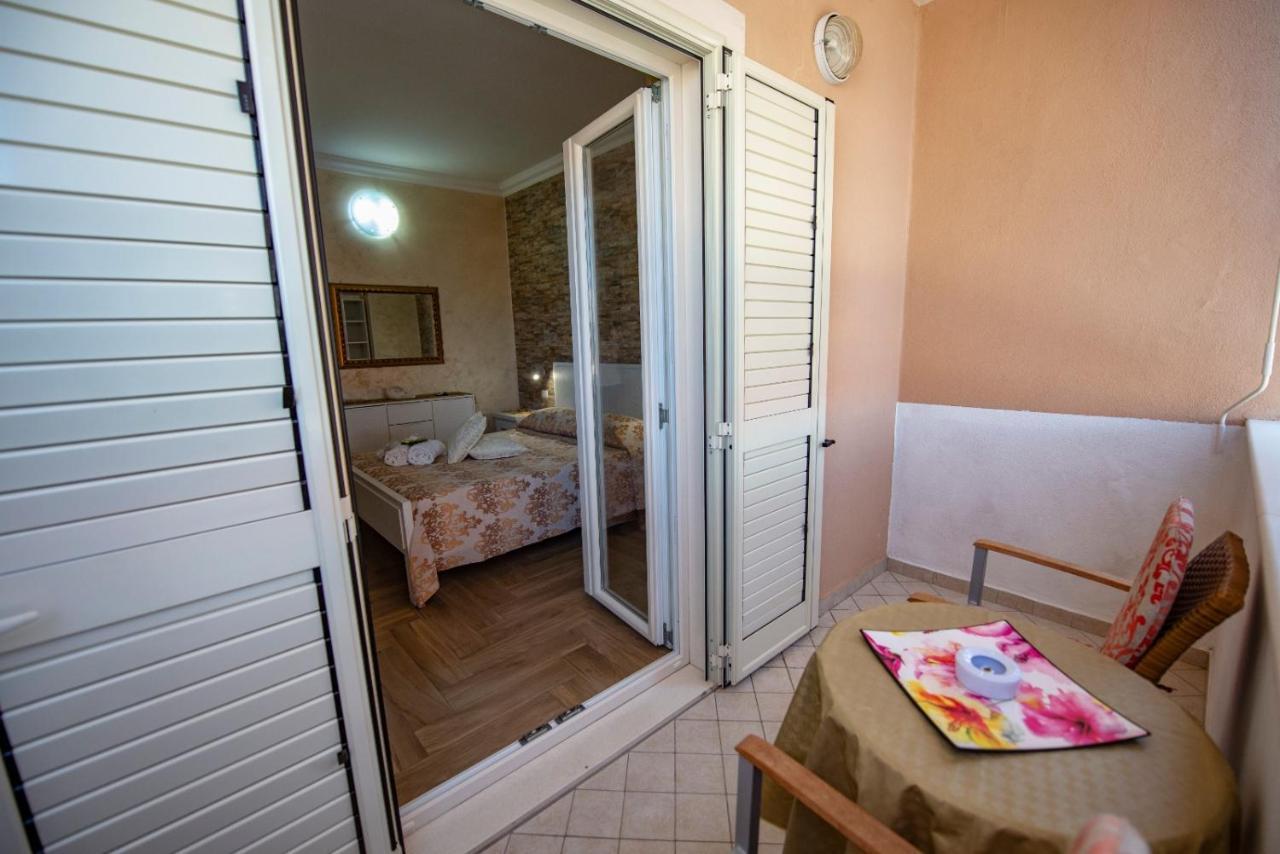 La Perla Del Tirreno Bed & Breakfast โตรเปอา ภายนอก รูปภาพ