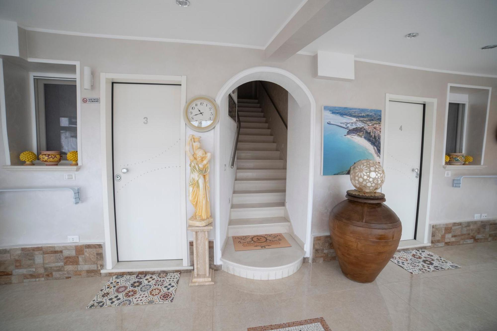 La Perla Del Tirreno Bed & Breakfast โตรเปอา ภายนอก รูปภาพ
