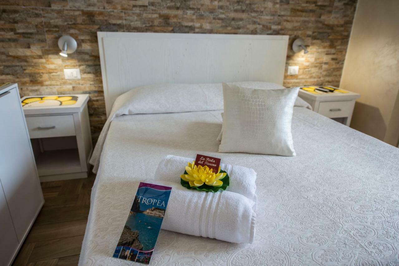 La Perla Del Tirreno Bed & Breakfast โตรเปอา ภายนอก รูปภาพ